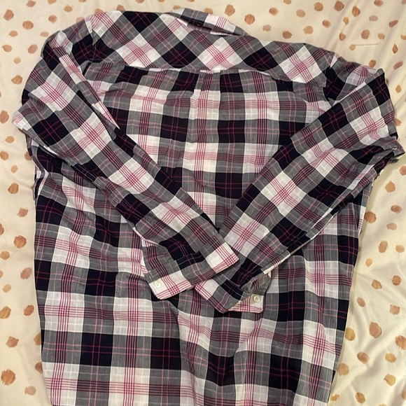 Eddie Bauer Classic Fit Thin Cotton Plaid Button Down Long Sleeve Shirt - Picture 5 of 6